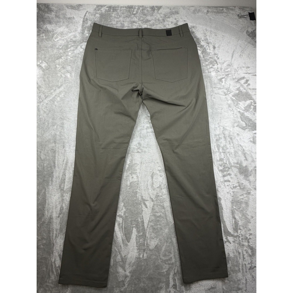 Vuori Meta Pants Men's 36x32 Green Slim Chino 5 Pocket Travel Performance V430 - Picture 2 of 16